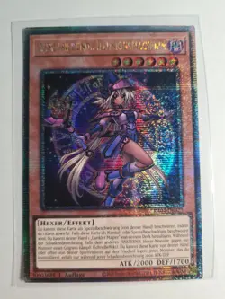 Yu-Gi-Oh! Auszubildende Illusionsmagierin RA04-DE023 · QCSCR · DE • NM - Image 3