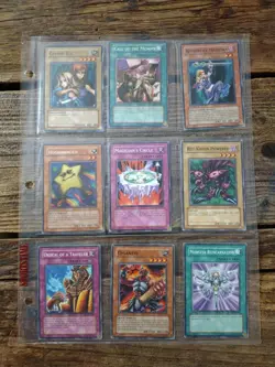 Old Yugioh Cards - Lot K - Image 1