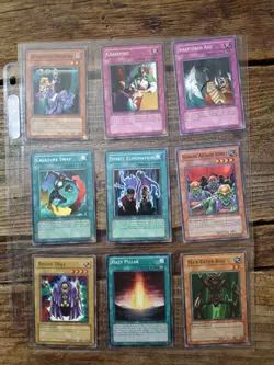 Old Yugioh Cards - Lot G - Image 1