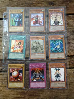 Old Yugioh Cards - Lot B - Image 1