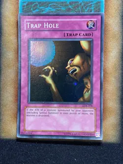 Yugioh Trap Hole LOB-058 Super Rare Original Print LP - Image 1