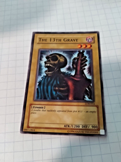 YuGiOh The 13th Grave LOB-014 The Legend of Blue Eyes White Dragon Unlim.-Uncirc - Image 2