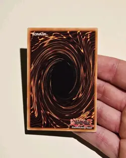 Yugioh Dark Magician LOB-005 Ultra Rare Vintage Foil Shift LP - Image 5