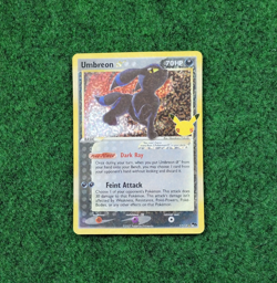 Pokemon Celebrations 25th Anniversary Umbreon Gold Star 17/17 Card Rare - Image 1