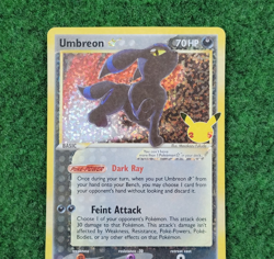Pokemon Celebrations 25th Anniversary Umbreon Gold Star 17/17 Card Rare - Image 3