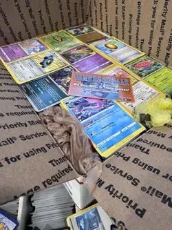 🔥 17lbs 4200+ UNSEARCHED Pokemon Bulk Lot! Some Holos & Vintage Cards LP/NM ✨ - Image 1