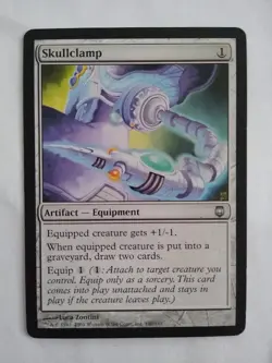 Skullclamp - Darksteel (DST) - 140/165 - MtG - Image 1