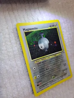 2001 Pokemon Neo Discovery 1st Edition Magnemite Holo #7/75 - Image 3