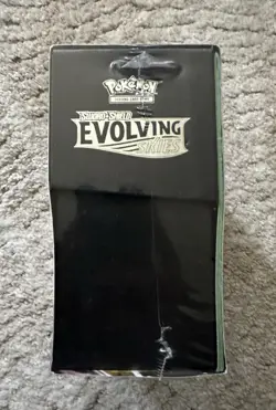 Pokemon TCG Sword and Shield Evolving Skies Elite Trainer Box ETB Factory Sealed - Image 4