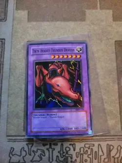 YUGIOH TWIN-HEADED THUNDER DRAGON MRD-120 SUPER UNLIMITED ED LP/MP 1996 - Image 2