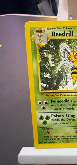 Pokemon Cards: Base Set Rare: Beedrill 17/102 TCG 1999 WOTC Vintage - Image 2