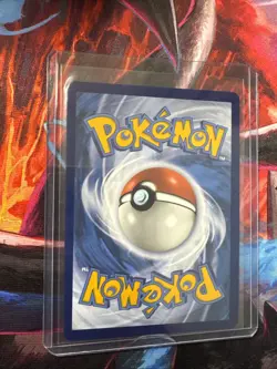 Lumineon v Crown Zenith: Galarian Gallery Ultra Rare Card #GG39/GG70 - Image 2