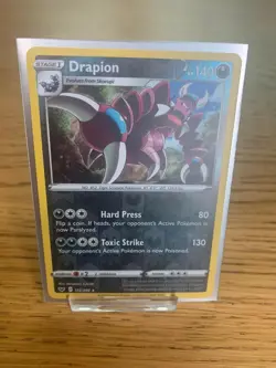 Drapion 122/202 - Reverse Holo - Pokemon Card Sword And Shield - Mint - Image 1