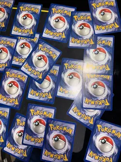 Pokemon Vintage Non Holo Lot 32 Cards - Image 3