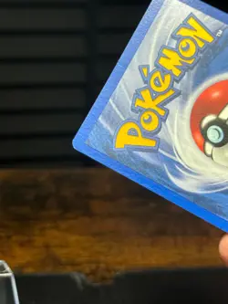 Fliegendes Pikachu (Flying Pikachu) 25 - World Collection Promo - WOTC - Stamped - Image 4