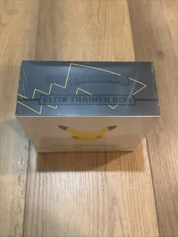 Pokemon TCG Celebrations ETB 25th Anniversary Elite Trainer Box - Image 3