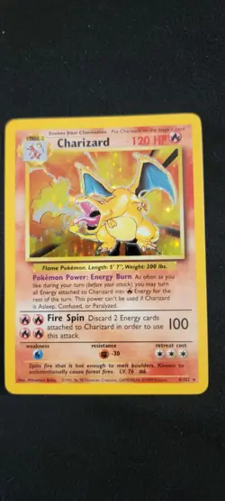 Pokemon TCG Charizard Base Set 4/102 Holo Rare - Image 1