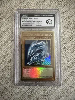 YU-GI-OH! BLUE-EYES WHITE DRAGON MAGO-EN001 1st FIRST ED MAXIMUM GOLD CGC 9.5 - Image 1