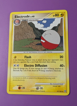 Pokemon TCG card - Electrode 37/100 Diamond & Pearl - Stormfront - Non-Holo - Image 1