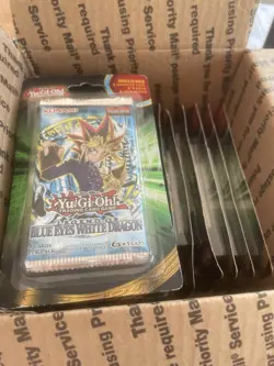 Yu-Gi-Oh TCG Legend of Blue Eyes White Dragon Blister Booster Pack - Image 2