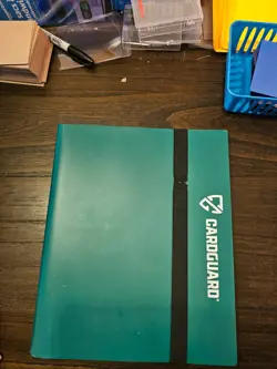 CardGuard Green Pro-Folio Trading Card Binder 9-Pocket, Holds 360 Cards - Image 1