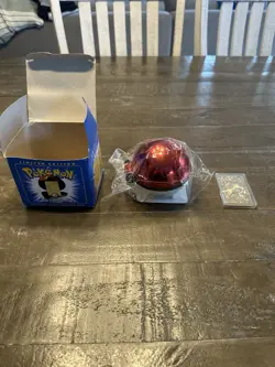 POLIWHIRL 23K Gold Plated Pokemon Trading Card 1999 SEALED Ball w/bonus goldcard - Image 1