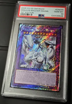 2025 YU-GI-OH! QUARTER CENTURY STAMPEDE Dragon Master Magia RA04-EN055 PSA 10 - Image 3