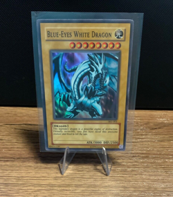 Yu-Gi-Oh! Blue-Eyes White Dragon SKE-001 *SUPER RARE* LP/MP - Image 1