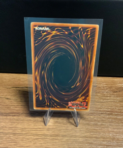 Yu-Gi-Oh! Blue-Eyes White Dragon SKE-001 *SUPER RARE* LP/MP - Image 2