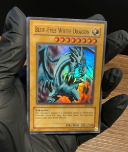 Yu-Gi-Oh! Blue-Eyes White Dragon SKE-001 *SUPER RARE* LP/MP - Image 3