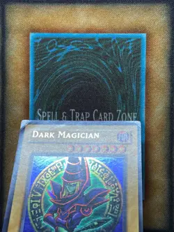 Yugioh Dark Magician LOB-005 Ultra Rare Original Print MP - Image 2