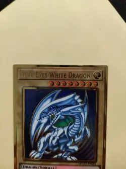 Blue-Eyes White Dragon MAGO-EN001 Premium Gold Rare 1st Ed LP - Image 3