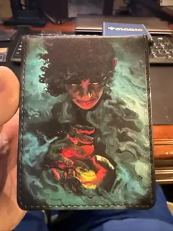 MTG ~ Lord of the Rings ~ Alcove Deck Box ~ Frodo ~ Includes LCI Deck Box - Image 2