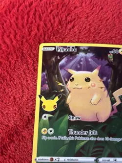 Pikachu 005/025 Celebrations Holo 25th Anniversary Pokemon Card Lp - Image 2