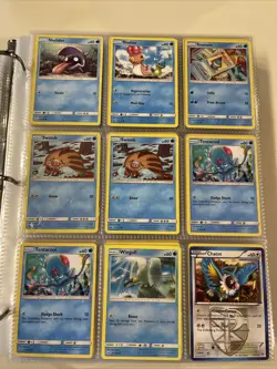 Pokemon Cards Binder Lot 100+ Cards - Image 4