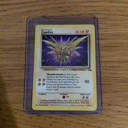 Pokemon - Fossil - Zapdos (30/62) - Non-Holo - LP - Inc. Toploader - Image 1