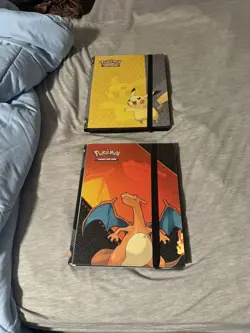 Big lot of Pokemon cards in Binders Over 600 Cards!!! - Image 1