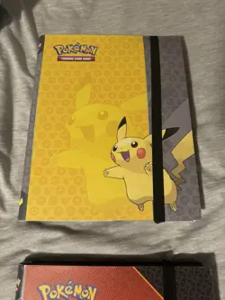 Big lot of Pokemon cards in Binders Over 600 Cards!!! - Image 2