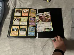 Big lot of Pokemon cards in Binders Over 600 Cards!!! - Image 4
