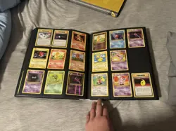 Big lot of Pokemon cards in Binders Over 600 Cards!!! - Image 5