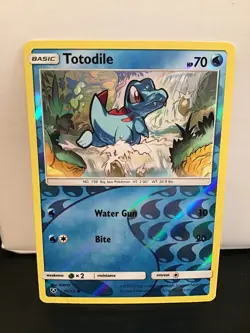 Totodile 18/73 Reverse Holo Pokemon Shining Legends Common - Image 1