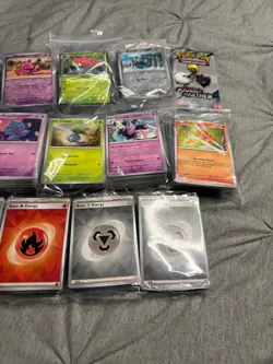 Pokemon Bulk 1000+ Cards 300 HOLO/REV INCLUDED - 200 Sealed Energy - Fun Pack - Image 4