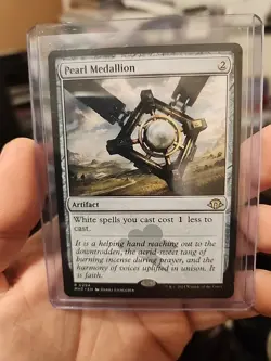 Pearl Medallion Modern Horizons 3 MTG - Image 1