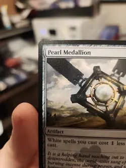 Pearl Medallion Modern Horizons 3 MTG - Image 3