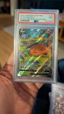 Charizard v SWSH260 Holo Promo Card Sword & Shield - Image 1