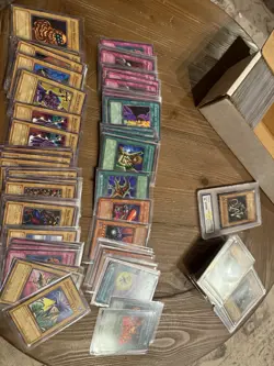 Yu-Gi-Oh Lot. Red Eyes B. Dragon, Blue Eyes White Dragon, Etc. 300+ Cards - Image 4