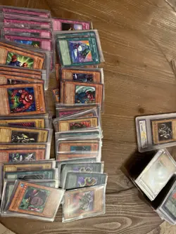 Yu-Gi-Oh Lot. Red Eyes B. Dragon, Blue Eyes White Dragon, Etc. 300+ Cards - Image 5