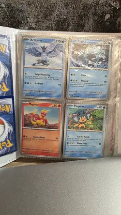 Pokemon Bundle with Binder - 80 Cards. - Image 3