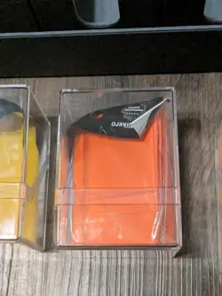 MTG Deckbox Lot Large 4 Deck Box + 3 Clear Deckboxes + 3 Sets of 100 Sleeves - Image 4