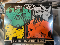 Pokemon - Elite Trainer Box ETB "Evolving Skies" Sealed X1 - Image 1
